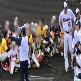 少年野球教室にて 1枚目 古田さん「質問ある子いる？あ、じゃあそこのちっちゃい子」 2枚目 ちっちゃい子「どうやったらプロ野球選手になれますか？？」 3枚目 おっきい子「（恐る恐る&hellip;）身体を大きくすることが、、、はい」  #swallows #古田敦也 #石川雅規 #村上宗隆