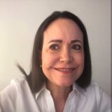 La Psicópata solo es feliz, cuando sabe que le está causando algún daño al pueblo venezolano, cuando sabe que perjudica a la clase trabajadora, eso le causa "extasis". Así de miserable es su existencia, gente como la Psicópata nunca va a gobernar en 