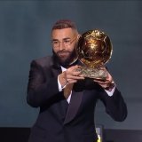 &iexcl;BENZEM&Aacute; GAN&Oacute; EL BAL&Oacute;N DE ORO 2022 Y AS&Iacute; LEVANT&Oacute; SU TROFEO!