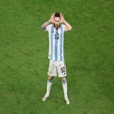 "No me gusta que se hable antes de los partidos. Eso no es parte del f&uacute;tbol. Yo siempre respeto a todo el mundo, pero me gusta que me respeten a m&iacute; tambi&eacute;n. Van Gaal no fue respetuoso con nosotros".   Messi.