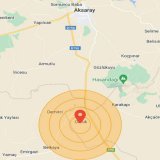 Турцию продолжает трясти Землетрясение магнитудой 5,3 зафиксировано в турецкой провинции Нигде, сообщили сейсмологи. Эпицентр подземных толчков располагался на расстоянии 18 км к северо-востоку от города Эмиргази, где проживают 8,4 тыс. человек. Очаг