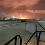 В Ангарске пока не удалось потушить пожар на крупном НПЗ  Огонь охватил площадь около 2500 квадратных метров. На данный момент известно о двух погибших и 5 раненных.