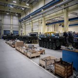 Так модернизируют и ремонтируют танки Т-72 на чешском заводе Excalibur Army перед отправкой в ​​Украину. #ukrainecounteroffensive #Ukraine #Kherson #Soledar #Wagner #ATACMS #Bakhmut #HIMARS #Kramatorsk #Luhansk #Ukraina #Zaporizhzhia #Moscow #Crimea