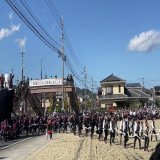 唐津くんちの御旅所神幸（おたびしょしんこう）。西の浜の曳きこみでは，砂地に埋もれた曳山を豪快に進めていました。 #唐津くんち