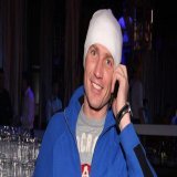 Олимпийскому чемпиону с каждым днем становится лучше. Сейчас на положительный исход и быстрое восстановление спортсмена надеются все. Впрочем, даже он сам готов помочь врачам.  #романкостомаров