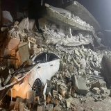 В Турции произошло еще одно сильное землетрясение.   Его сила, за данными Европейской-средиземноморской сейсмологической службы  была   7,7, балов.  Но стоит учесть, что все землетрясения которые происходят на Земле, ЗАНИЖЕНЫ НА 1 БАЛ.