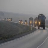 Ранним туманным утром Зеки Пригожина разобрали свои белорусские лагеря и без согласования с диктатором Лукашенко, вооруженные до зубов, организованными колонами направляются в сторону Москвы.   Москвичи, прячьте девок и пацанов, к вам едут "гости", н