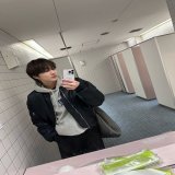 mirror selca from round jungwon