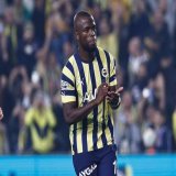 Enner Valencia ;   Alex de Souza&rsquo;dan sonra S&uuml;per Lig&rsquo;de bir ma&ccedil;ta en fazla gol atan 2.oyuncu.(Alex 5 gol)  Alex de Souza&rsquo;dan sonra S&uuml;per Lig&rsquo;de Fenerbah&ccedil;e formasıyla bir sezonda 19 gole ulaşan ilk futbo