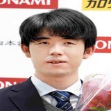大変ですよ〜、青森、秋田、岩手3県の知事さん！  > 「東北地方はあまり行ったことがないので（すでに訪れた）いわき市（竜王戦）、天童市（人間将棋）より北に機会があれば行ってみたい」と希望を語り、タイトル戦開催の誘致運動があれば「この放送をご覧でしたら、ぜひ」