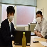 試し読み版あります。  本日インタビュー、ご自宅を訪問？  > 藤井先生のインタビューが３月29日  お邪魔した時、玄関まで出迎えてくださって  お母さんはハラハラしました  どうですか  盤上の物語の価値は不変  AIの評価値が揺れ動く将棋こそ素晴らしい将棋
