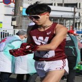 #箱根駅伝  中央大がトップで３区を通過。サプライズは早稲田５位。井川選手が14位でたすきを受け、５位まで順位を上げました。名門復活に向け、エースが意地を見せました。負けられない戦いが続きます。  \u25bd箱根駅伝の速報はこちら&hellip;｢中大が疾走｣