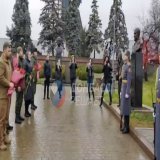 В Донецке в День ракетных войск и артиллерии открыли памятник Корсе - командиру дивизиона реактивной артиллерии НМ ДНР Ольге Качуре.   Корса погибла 3 августа под Горловкой. Вечная память Герою России Видео: Донбасс Решает