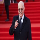 Госпитализированный Никита Михалков сдал тесты на коронавирус и грипп. Врачи оценивают его состояние как тяжелое.