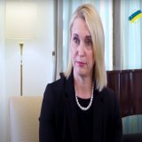 Посол США не оминула скандалу з закупівлями Міноборони. Вона зазначила, що в Україні майбутнього не місце для людей, які намагаються збагатитися за рахунок держави.   #новини #новости