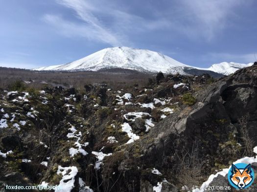 ３月２１日に『浅間山 観音堂』に参拝しました 「鬼押出し園」の園内の中にあります浅間山が よく見え、社殿も(写真がないですが)赤い装飾 で素敵です御朱印は書き置きのを頂きました #御朱印 #浅間山観音堂 #浅間山
