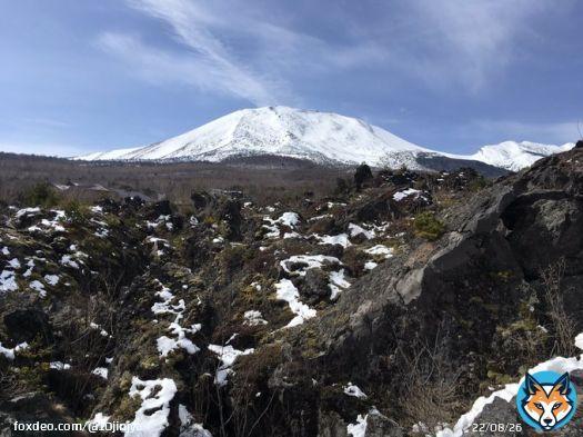 ３月２１日に『浅間山 観音堂』に参拝しました 「鬼押出し園」の園内の中にあります浅間山が よく見え、社殿も(写真がないですが)赤い装飾 で素敵です御朱印は書き置きのを頂きました #御朱印 #浅間山観音堂 #浅間山
