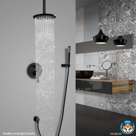 #T&ecirc;tededouche ou #douchette  Et vous, que pr&eacute;f&eacute;rez-vous?   #salledebain  #design #colonnedebain #bathroomdecor #bathroominspo #homedecor #kitchen #sokroos  #robinet  #salledebains  #douche #bain #salledebainstyle #salledebaindesign  #designmoderne #salledebainmoderne
