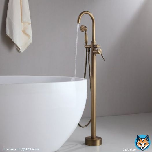 &Eacute;l&eacute;gant, chic et raffin&eacute;, c'est ce qu'il manque &agrave; votre bain.         #salledebain #design #colonnedebain #bathroomdecor #bathroominspo #homedecor #kitchen #sokroos  #robinet  #salledebains  #douche #bain #salledebainstylele #salledebaindesign  #designmoderne