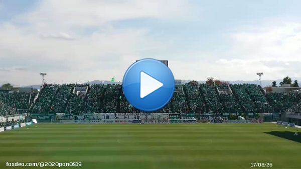 試合開始直前。 信濃の国からコレオができるまで。 これがJ3のスタジアム。 J3ではやベスタでもほとんど取り上げてもらえないので、上のカテゴリーにあがって、いろいろな媒体で取り上げてもらいたいね。 #yamaga #松本山雅 #松本長野 #Jリーグ #jleague #J撮り #信州ダービー #アルウィン #信濃の国