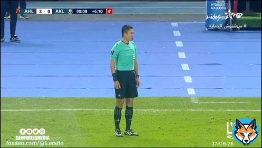 لأول مرة في تاريخ كرة القدم وفي ملعب #ابن_بطوطة بطنجة، الحكم 'ما نينغ' شرح للجمهور الحاضر عبر الفار الصوتي قراره احتساب ركلة حرة لفريق الأهلي.  و توجه الحكم الى الجمهور باللغة الإنجليزية قائلا : 'الخطأ كان خارج مربع العمليات ويستدعي بطاقة حمراء بسبب بب التهور كما شاهدتم في الشاشة'