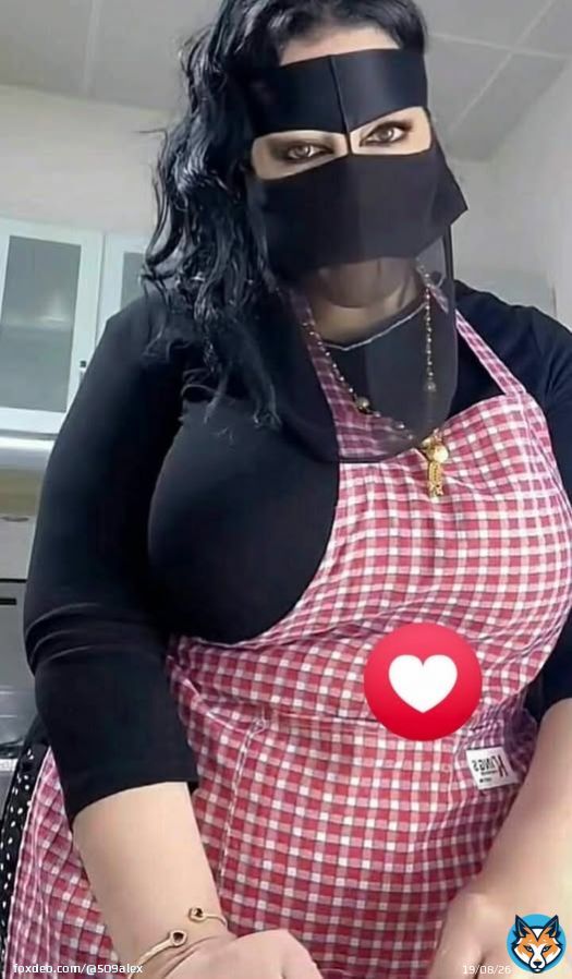 خليك صريح انا عمري 40 سنة، تقبل نتعارف باحترام رقمي وصوري في اول تعليىق