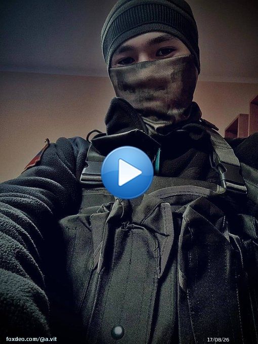 Обычная судьба коллаборанта.  1. Приветствуешь оккупантов в родном Купянске.  2. Сбиваешь украинскую символику для картинки пропагандонов.  3. После освобождения города, бежишь в Белгород.  4. Тебя призывают в армию оккупантов.  5. Утилизация под Бахмутом   Жизнь удалась!