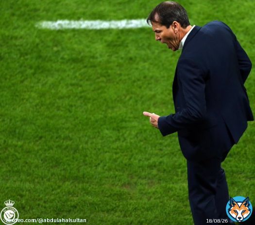 فريق النصر متصدر الدوري. لا مدربه ولا هدافه سبق ان حصل احدهم على جائزة الشهر فتأمل رعاك الله.!! ممكن تنورونا وش يحتاجون حتى ينالا فرصة الفوز بالأفضليه؟؟ @SPL