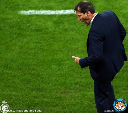 فريق النصر متصدر الدوري. لا مدربه ولا هدافه سبق ان حصل احدهم على جائزة الشهر فتأمل رعاك الله.!! ممكن تنورونا وش يحتاجون حتى ينالا فرصة الفوز بالأفضليه؟؟ @SPL