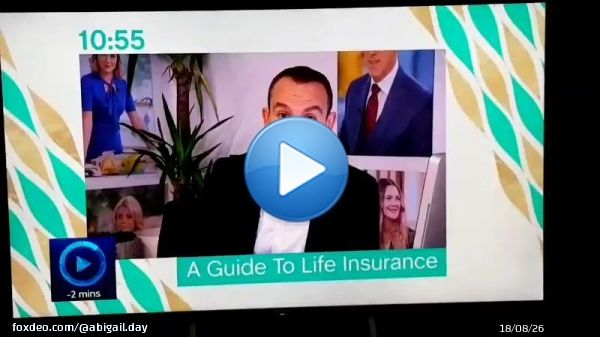 So yet another reason i love This Morning - this just happened 'get ready to dig out your duck tape' ...?? @thismorning @Schofe @hollywills