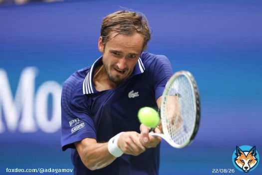 Даниил Медведев &mdash; победитель US Open! Отличный финал получился&mdash;Медведев играл уверенно, спокойно. В конце только поддался давлению трибун и допустил две двойные на матчпойнте, но взял себя в руки и довел дело до победы. Не удалось Джоко ссобрать все четыре мэйджора за сезон :-)
