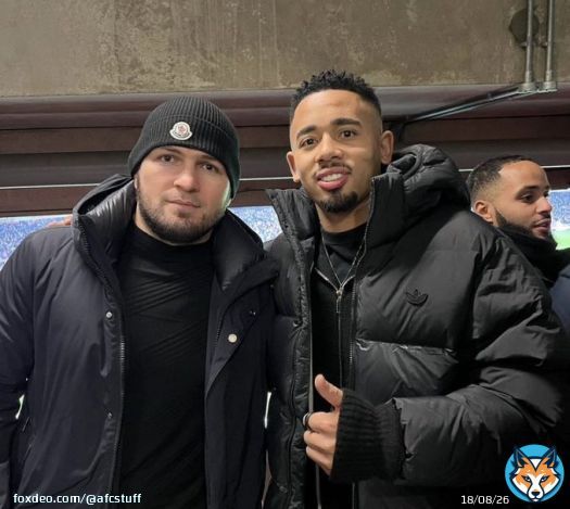 UFC fighter Khabib Nurmagomedov & Gabriel Jesus at the Emirates Stadium today.  #afc
