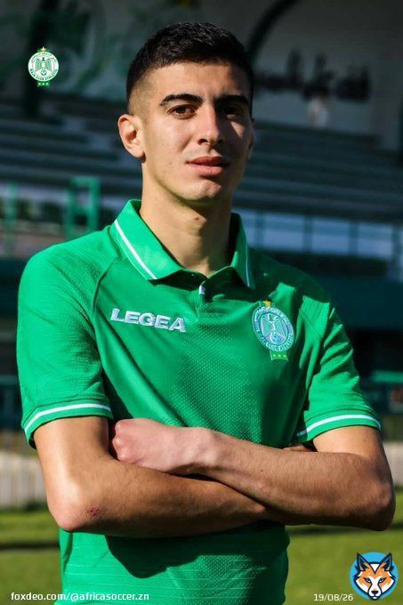 Raja Casablanca have announced that their central midfielder Mohamed Al Makahasi has suffered a fracture in the left elbow.   The Green Eagles face JS Soualem in the #BotolaPro this weekend before tackling Al Ahly in the #TotalEnergiesCAFCL the following week.