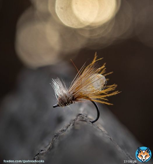 Extended Balloon Emerger. Tied by Jan de Haas.