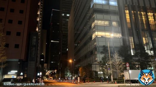 #箱根駅伝  大手町、スタート目の前は規制するようで入れないとのことでした。今いる場所も規制するかもとのこと