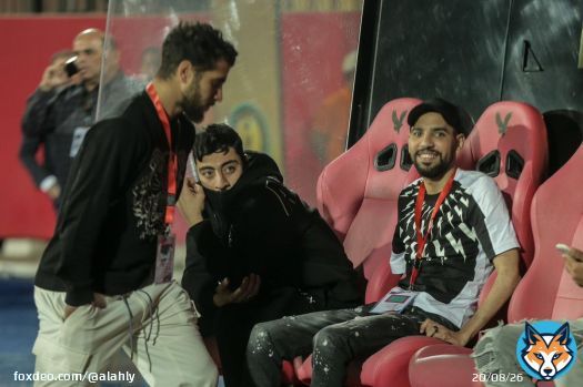 \ud83d\udd34 لاعبنا مؤمن زكريا يساند زملاءه من على مقاعد البدلاء قبل انطلاق مباراة وفاق سطيف في ذهاب نصف نهائي دوري الأبطال  \ud83d\udcf8 \ud83e\udd85 \u2764\ufe0f @MoamenZakaria  #افريقيا_يا_اهلى