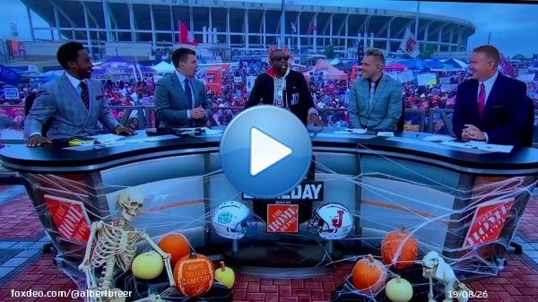 Legendary move by @DeionSanders.