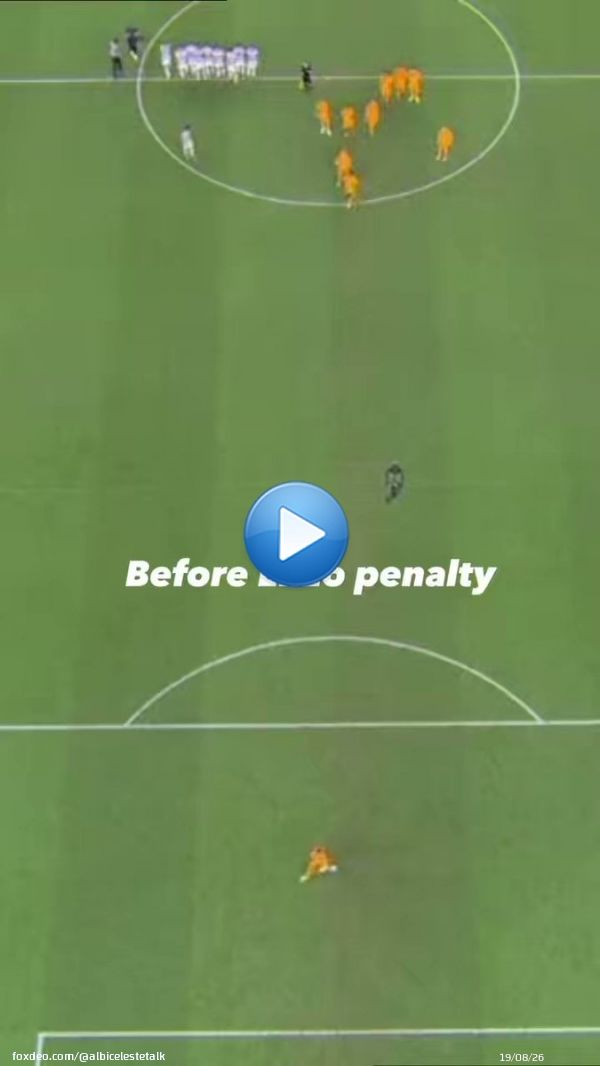 This is what Netherlands players were doing on penalties