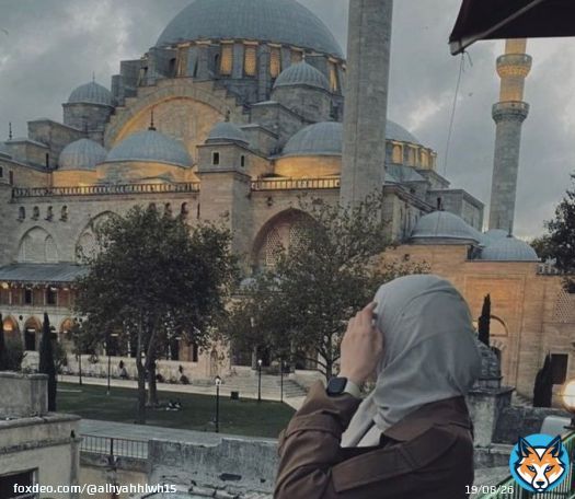 ستأتي لحظةً يُجبر اللهُ فيها خاطركلحظة يفزُ لها قلبُك، تُشفى كُل كُسوره، يُعوضك عما كان.. فإطمئنلأن عوضَ اللهُ اذا حل أنساكَ ما كُنت فاقدفأتمنى من الله أن تُشرق أعينكم بهجةًوأن تُزهِر قلوبكم فرحاً، وأن يصبحُ يومكم لطيفاً ورائعاًصباح الخير والنور متابعي الحياه حلوه