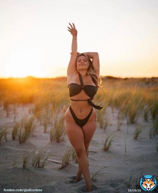 Click the link in my bio to get your body ready for summer with my Weight Loss Membership! \ud83d\udc59\ud83d\udcaa\ud83c\udffc\u2600\ufe0f #weightloss #medicalweightloss #semiglutide