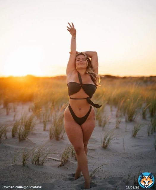 Click the link in my bio to get your body ready for summer with my Weight Loss Membership! \ud83d\udc59\ud83d\udcaa\ud83c\udffc\u2600\ufe0f #weightloss #medicalweightloss #semiglutide