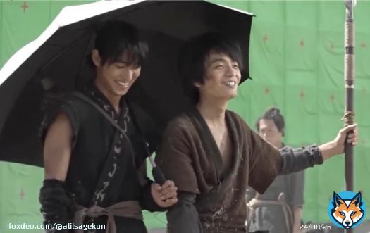 Shin behind the scenes with his friends   #キングダム #山﨑賢人