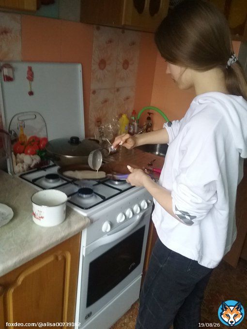 Умных, важных, молодых. Расписдяев и седых!  Твиттурианских адекватов Незамужних и женатых, всех с масленицей! Здоровья, весны, мирного неба