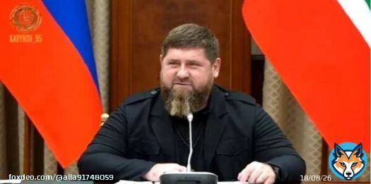 Другой  источник в Грозном неделю назад дал вообще мрачный прогноз: 'До весны Рамзан может и не дожить'. Как видим, дожил. Но ситуация действительно тяжелая. Лечением занимается целый консилиум врачей, в том числе из Эмиратов. Московским лекарям Кадыдыров почему-то не доверяет.