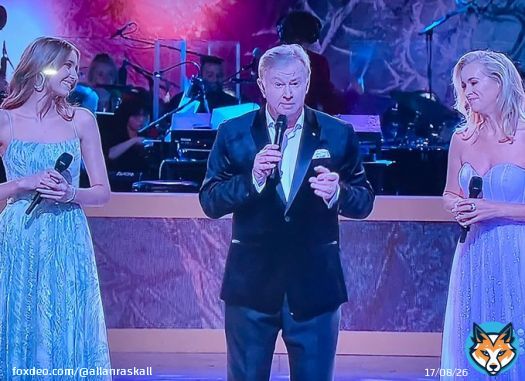 When @deniswalter3aw comes on stage at #carolsbycandlelight you know all is well with the world.