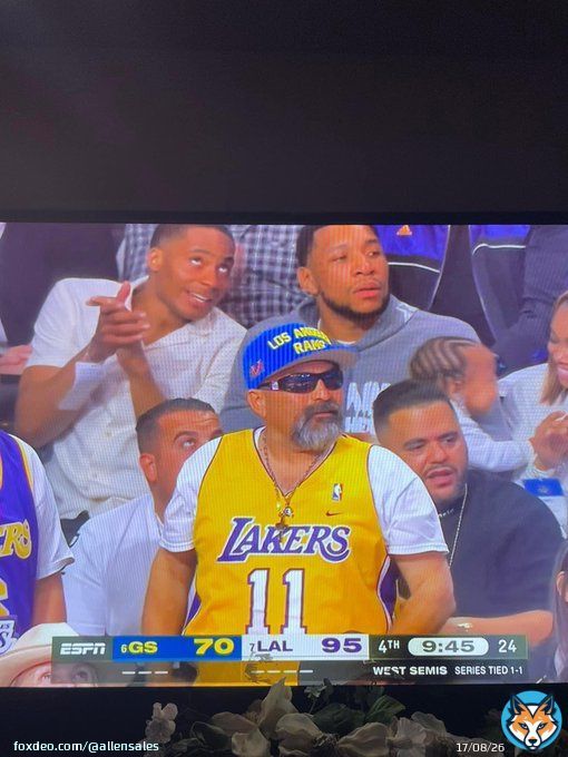 Proper way to represent LA!  Go Lakers! Go Rams! @Lakers @RamsNFL