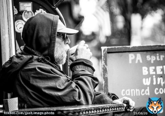 PROJECT 365 #5 Day 338 &ndash; #project365 #blackandwhitephotography #bnwphotography #streetphotography #streetshot #streetart #streetlife #photographyisart #photographyislife #nikon #Phoenixville #phoenixvillepa #phoenixvillevibes #phoenixvilleflow #bridgestreetvibes #bridgestreetflow