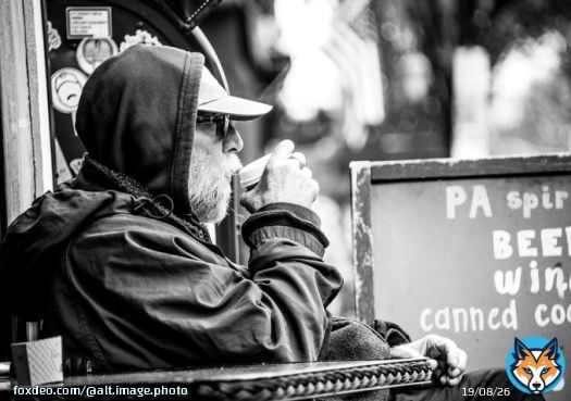 PROJECT 365 #5 Day 338 &ndash; #project365 #blackandwhitephotography #bnwphotography #streetphotography #streetshot #streetart #streetlife #photographyisart #photographyislife #nikon #Phoenixville #phoenixvillepa #phoenixvillevibes #phoenixvilleflow #bridgestreetvibes #bridgestreetflow
