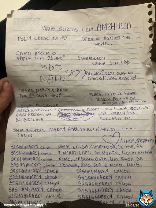 tava arrumando as minhas coisas e olha oq eu achei :(( foi depois da final de amphibia. QUE SAUDADES
