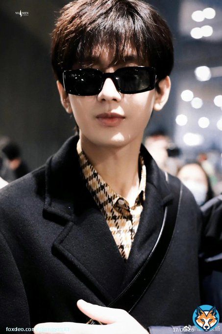 what he is, what is beautiful about him, comes from deep within @Lanvin  #ChengYi  #ChengYiInParis  #ChengYiPFW23 #ChengYiLanvinFW23